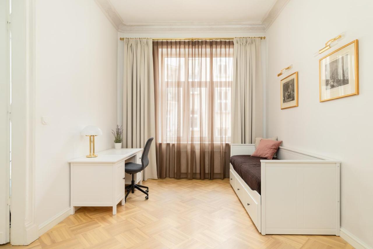 Marszalkowska 58 - Classy Two Bedroom Apartment With Balcony By Noclegi Renters Warsaw Exterior photo